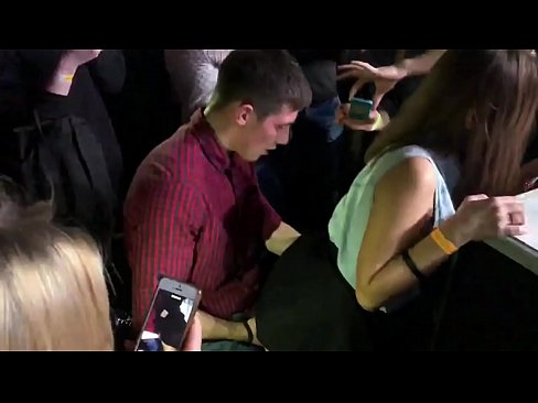 ❤️ 러시아 나이트 클럽에서 실제 섹스. 18 세 러시아 여자 항문과 질에 엿 에서 나이트 클럽 ❤️ 빌어먹을 비디오  포르노에서 ko.sexygirlspics.ru